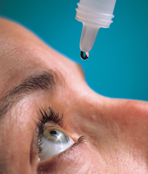 Trockene Augen_Klimaanlage_Augentropfen_Johann Strauss Apotheke (3) Trockene Augen bei Klimaanlage mit Augentropfen lindern